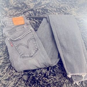 Skinny Levi jeans make your butt look amazing